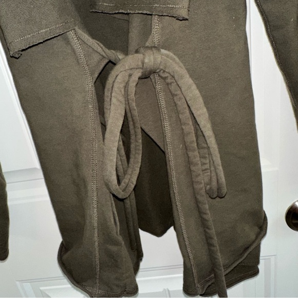 DKNY active olive green open front, belted cardigan, women, no size tag - Picture 6 of 11